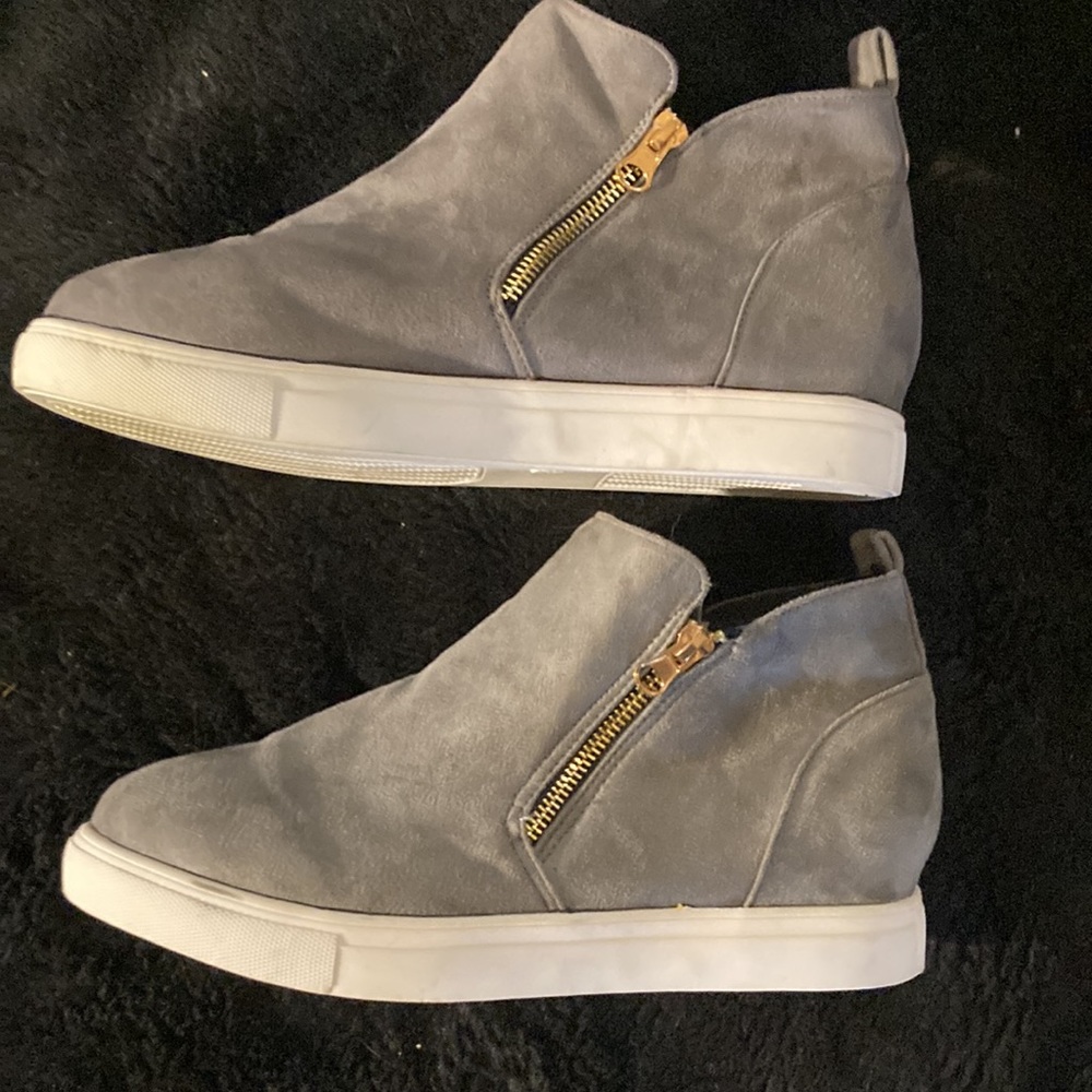 Shoes in gray suede like material - Picture 4 of 5